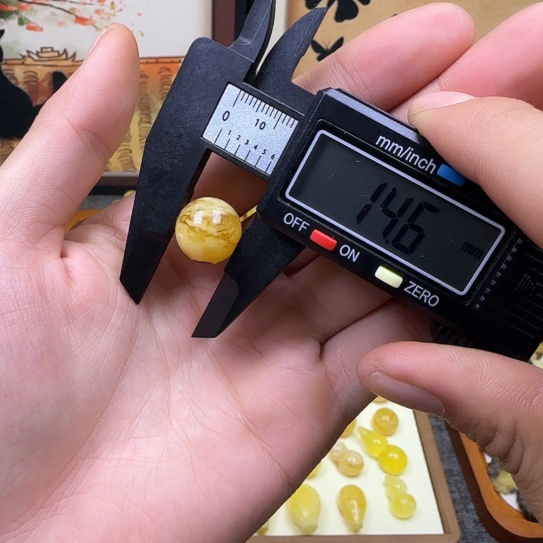 琥珀未镶嵌珠宝奇石