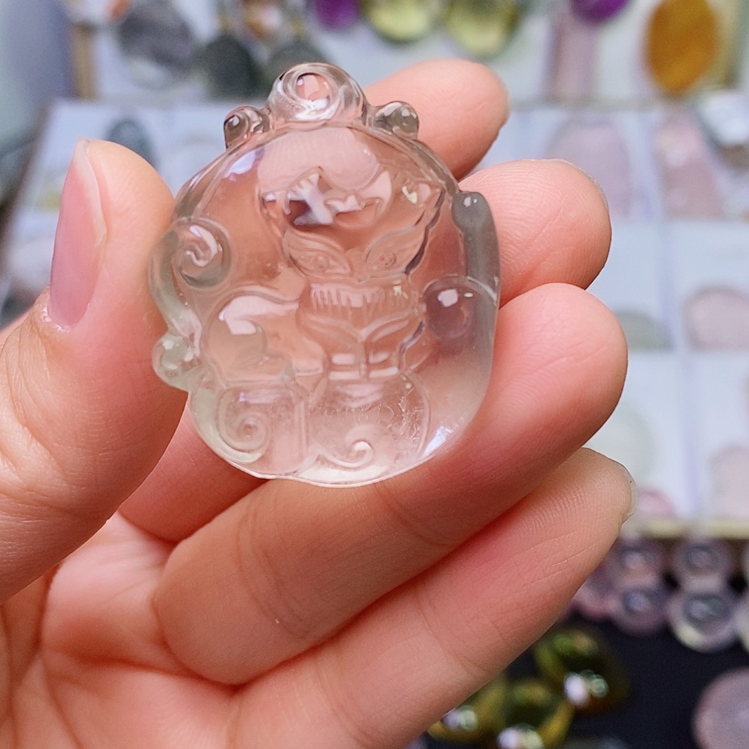 水晶吊坠(赠链)未镶嵌