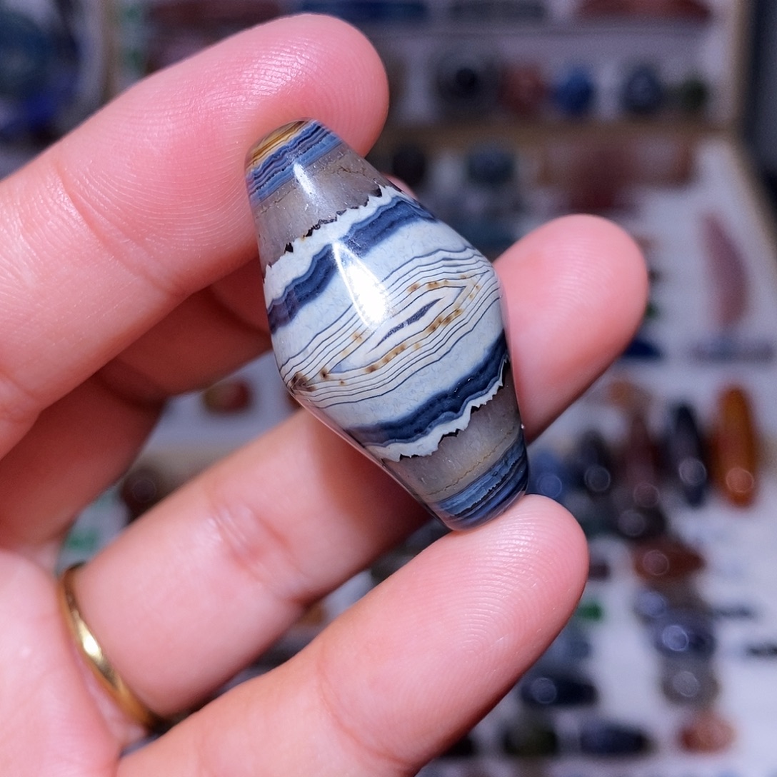 淡***茶玛瑙未镶嵌吊坠……