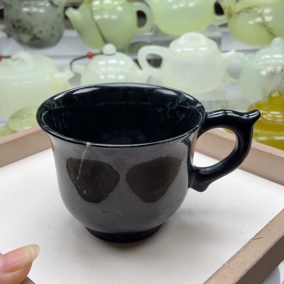 未镶嵌蛇纹石玉水杯