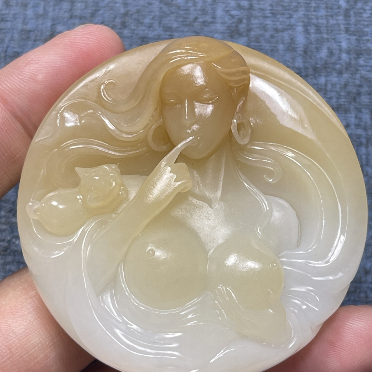 玉美人，和田玉把件
