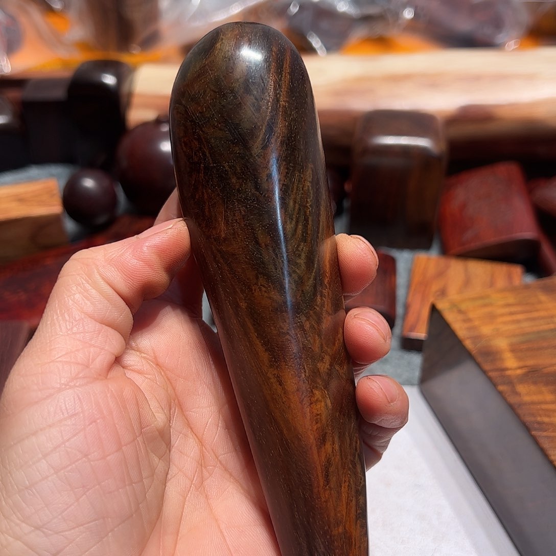 交趾黄檀（大红酸枝）未****？