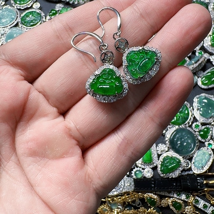 翡翠颈饰未镶嵌天然A货翡翠放漏