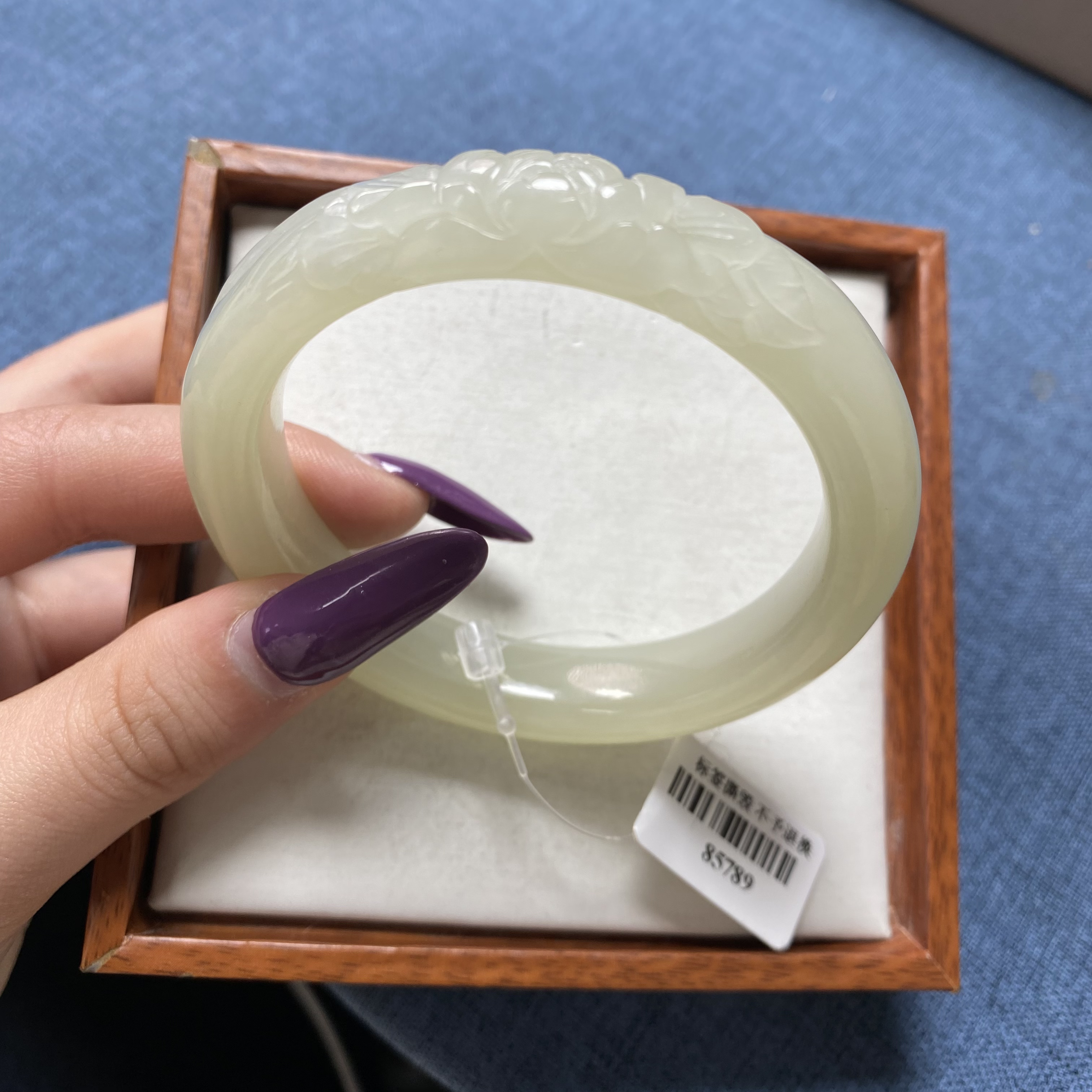 天然和田玉手镯 55