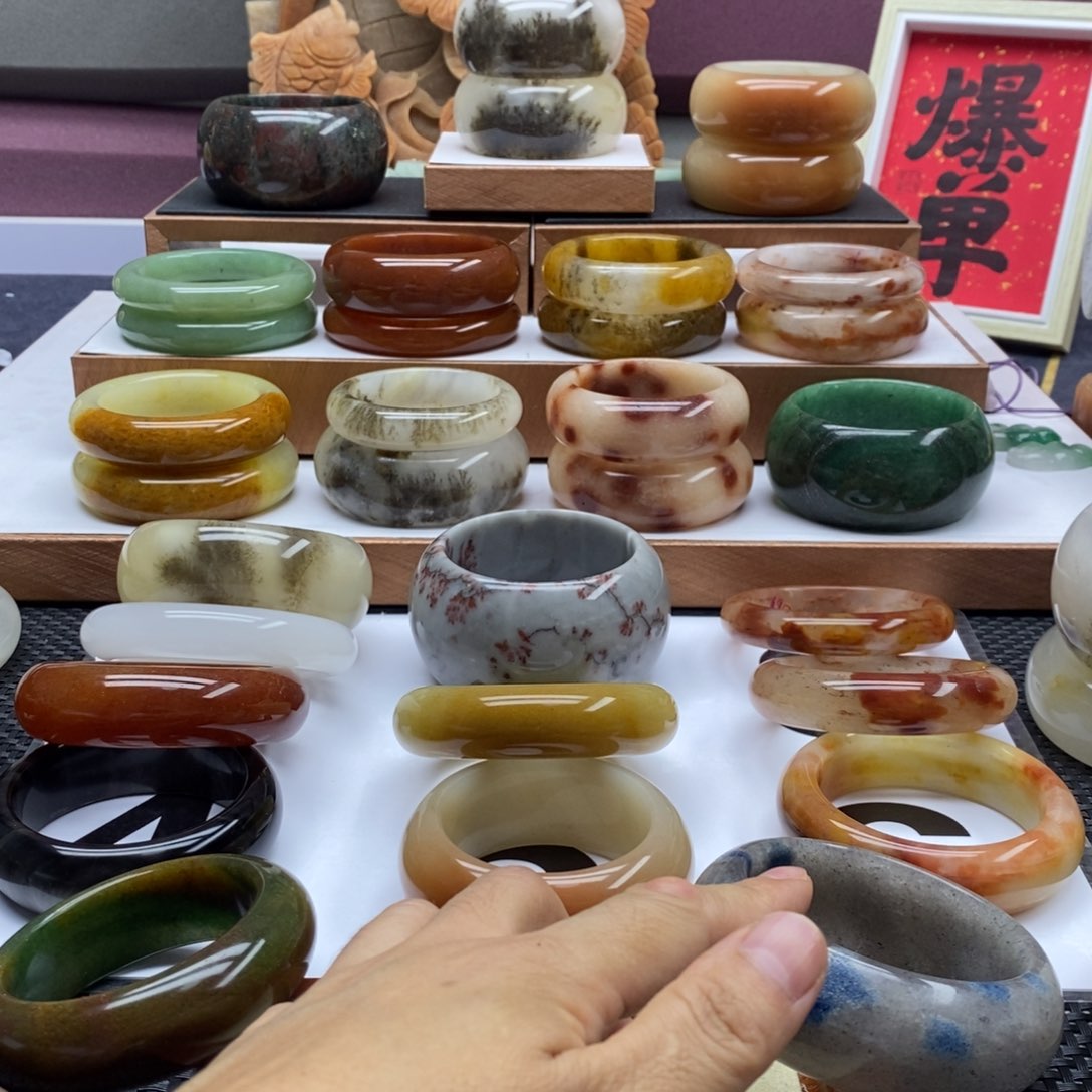 石英质玉手镯未镶嵌福*