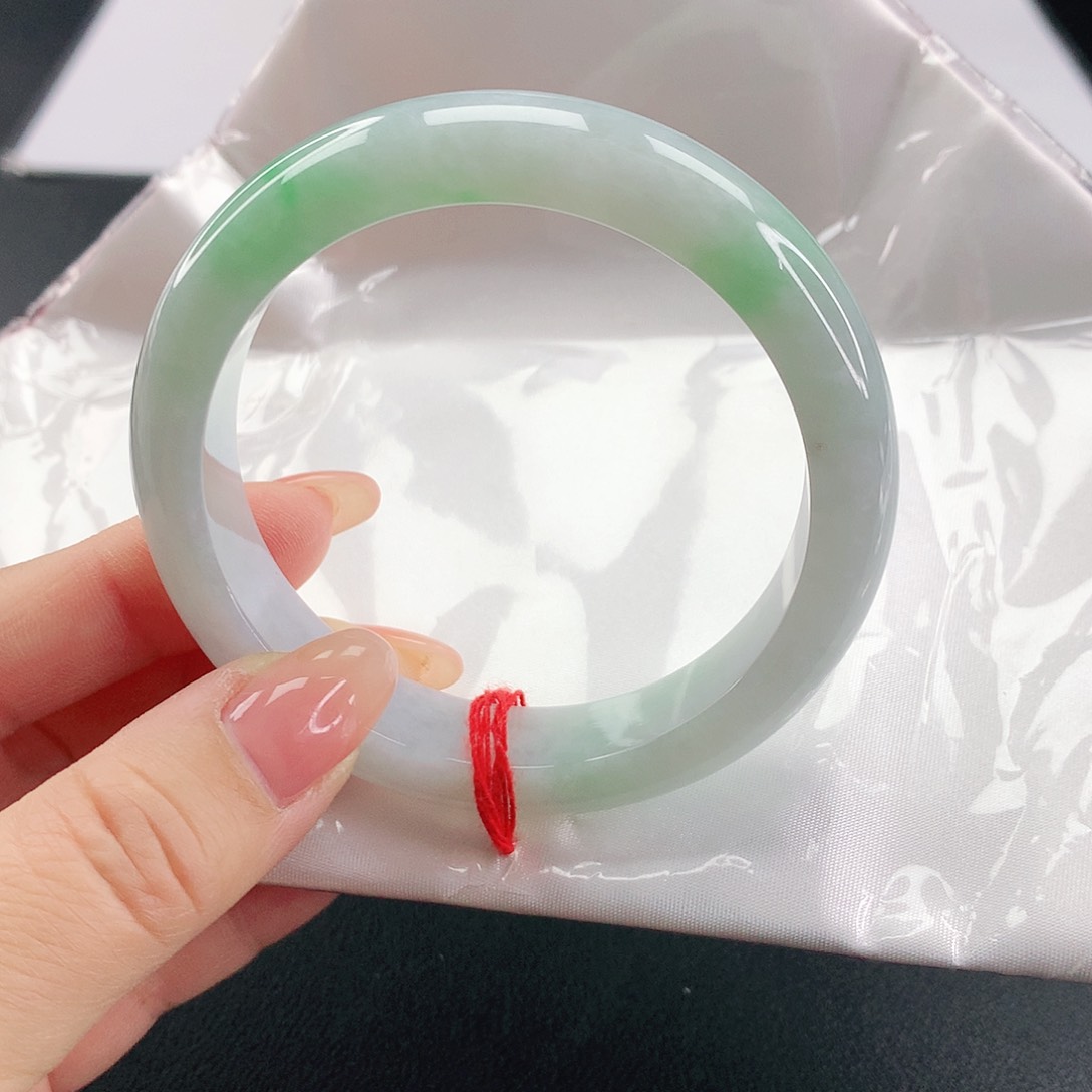 翡翠手镯未镶嵌翡翠057