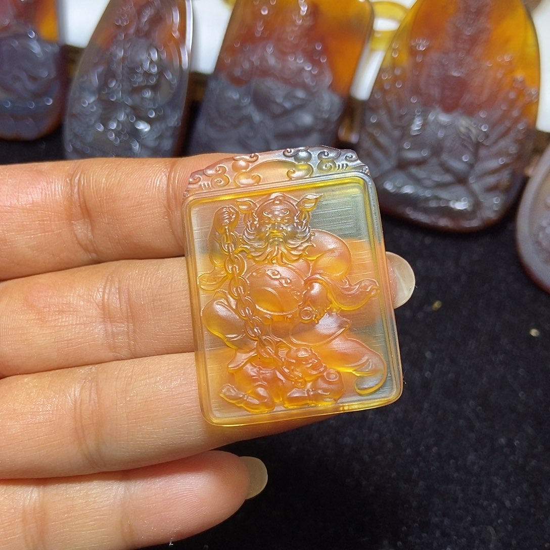 琥珀颈饰未镶嵌缅甸天然琥珀吊坠