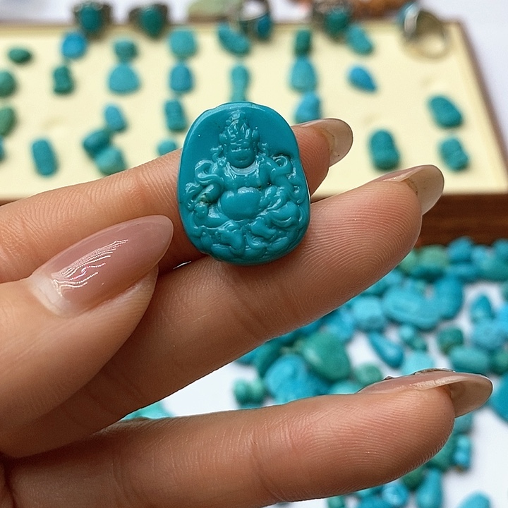 绿松石颈饰未镶嵌