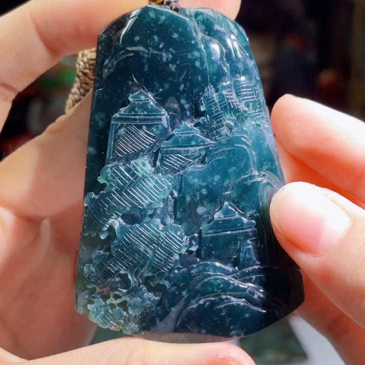 翡翠未镶嵌颈饰F21