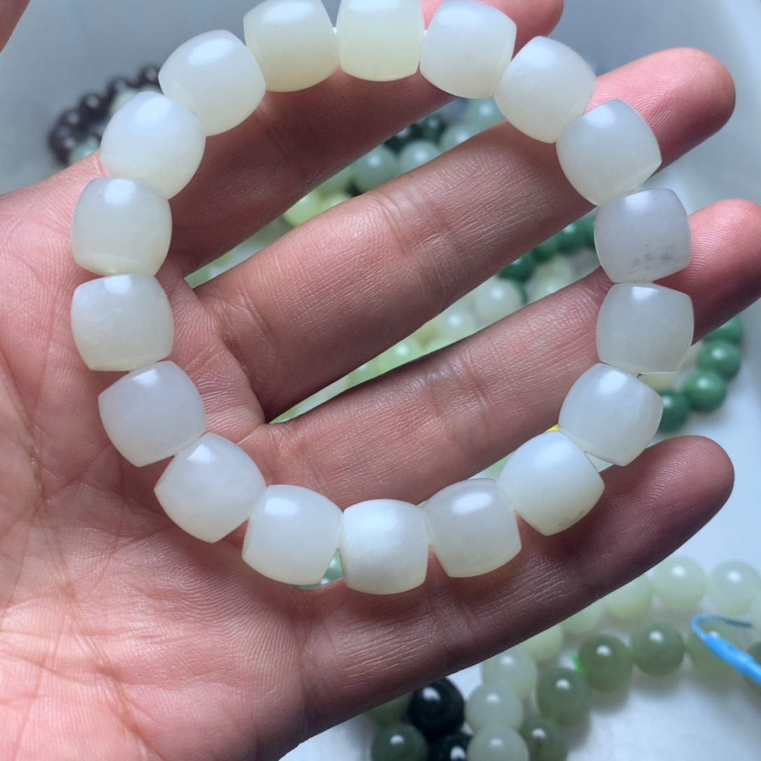 和田玉未镶嵌手链