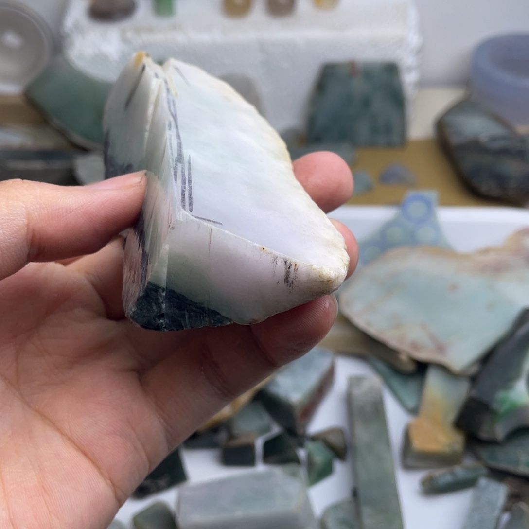 翡翠未镶嵌颈饰翡翠边角