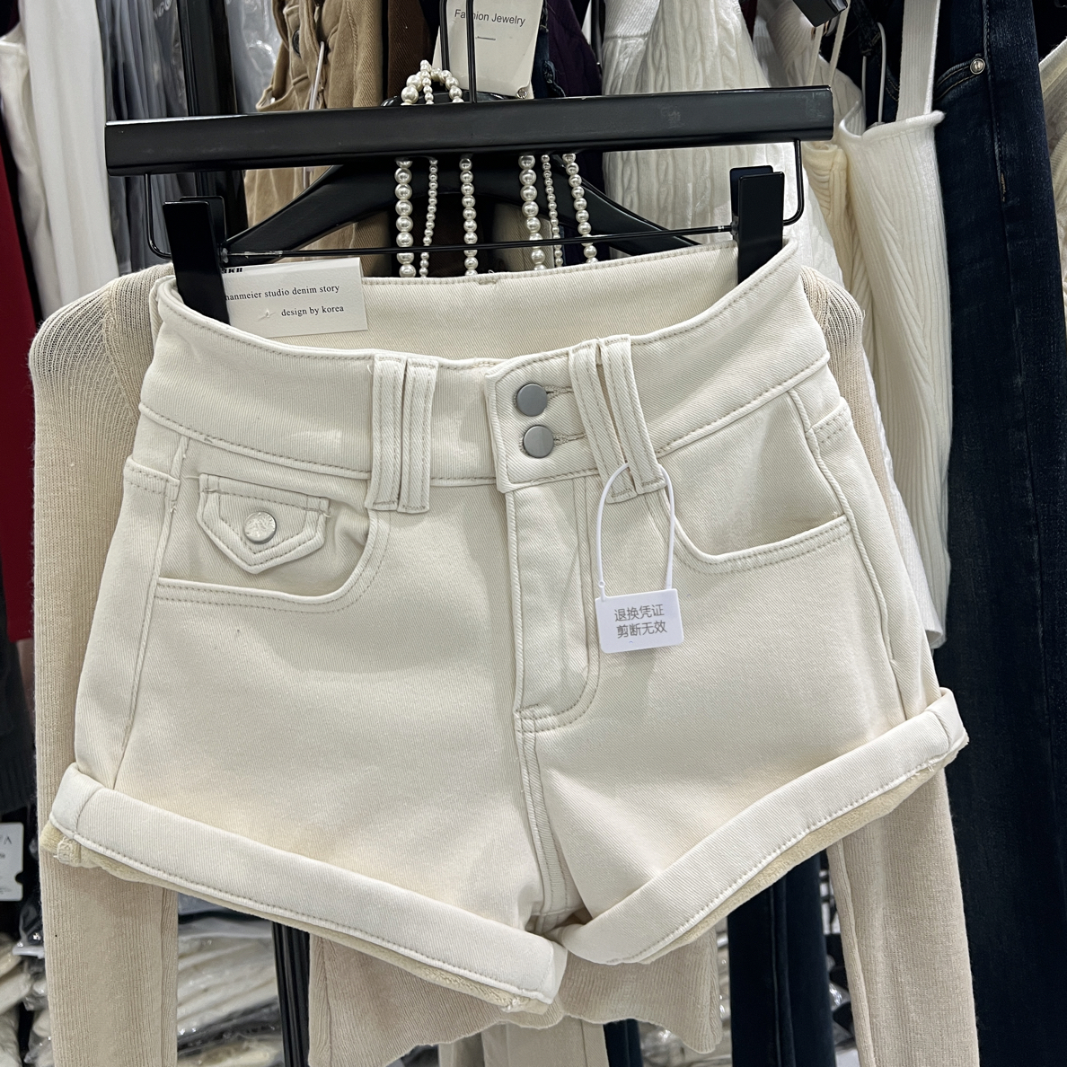 古奈家秋冬加绒显瘦高腰辣妹包臀弹力牛仔短裤修身百搭时尚