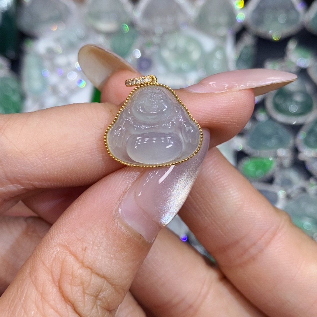 颈饰18K金镶嵌翡翠
