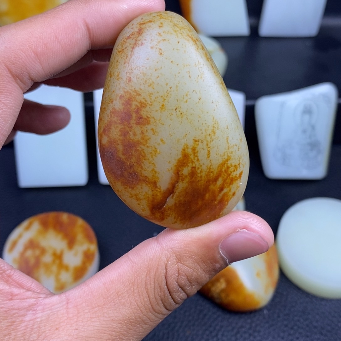 未镶嵌吊坠定制和田玉老*童