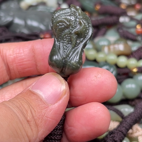 和田玉吊坠未镶嵌