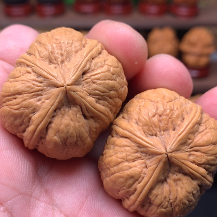 文玩核桃吊坠浅*金蟒四棱