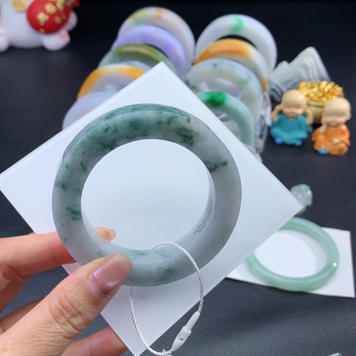 未镶嵌手镯定制翡翠