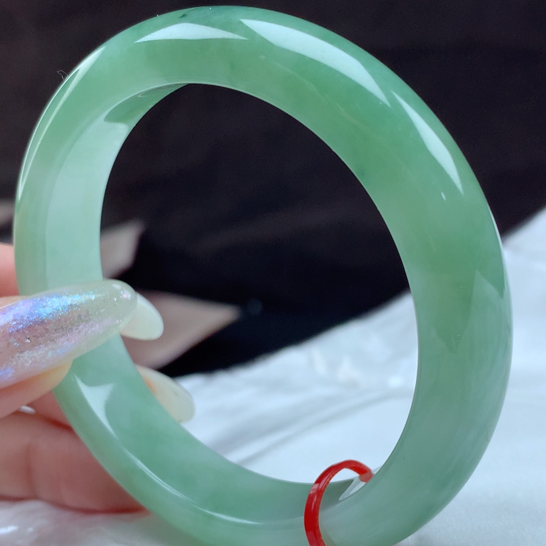 翡翠手镯未镶嵌0174，