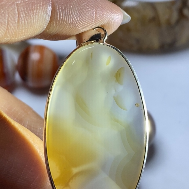 玛瑙/玉髓颈饰未镶嵌