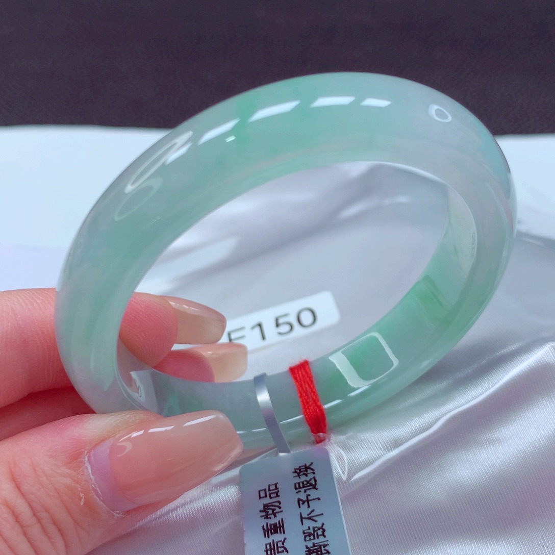 翡翠手镯未镶嵌手镯