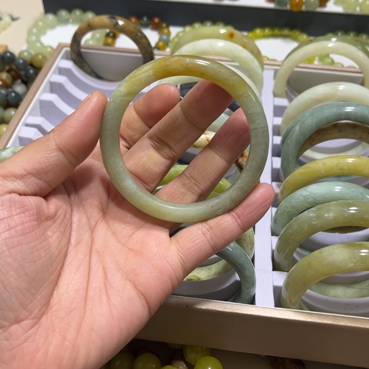 蛇纹石玉未镶嵌手链卡56