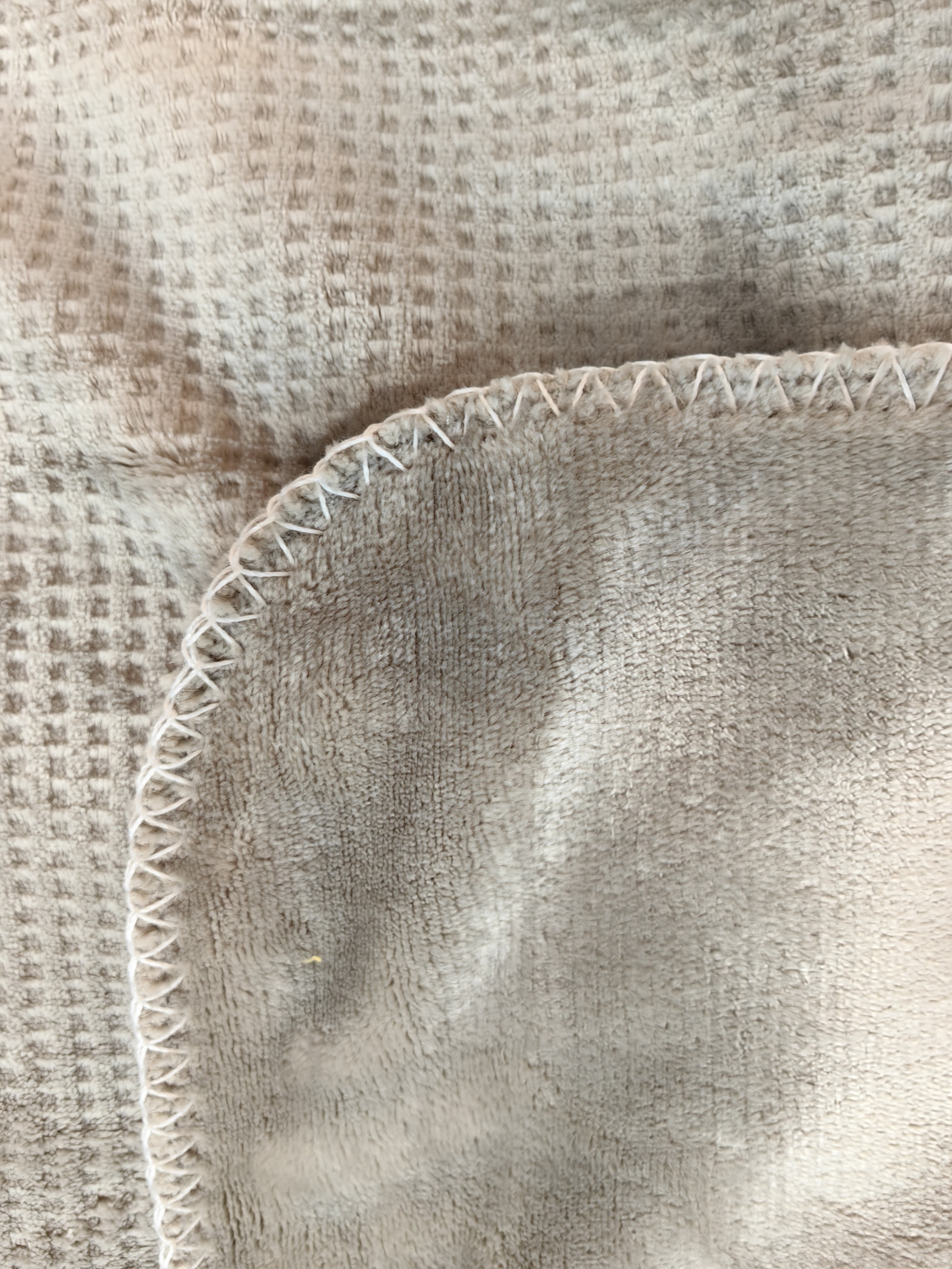 加厚法莱绒童毯三角针款