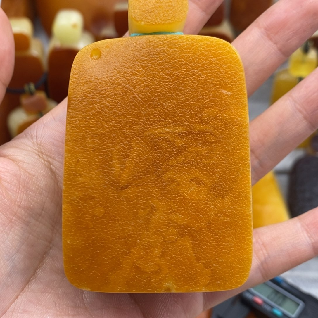 琥珀吊坠(赠链)未镶嵌