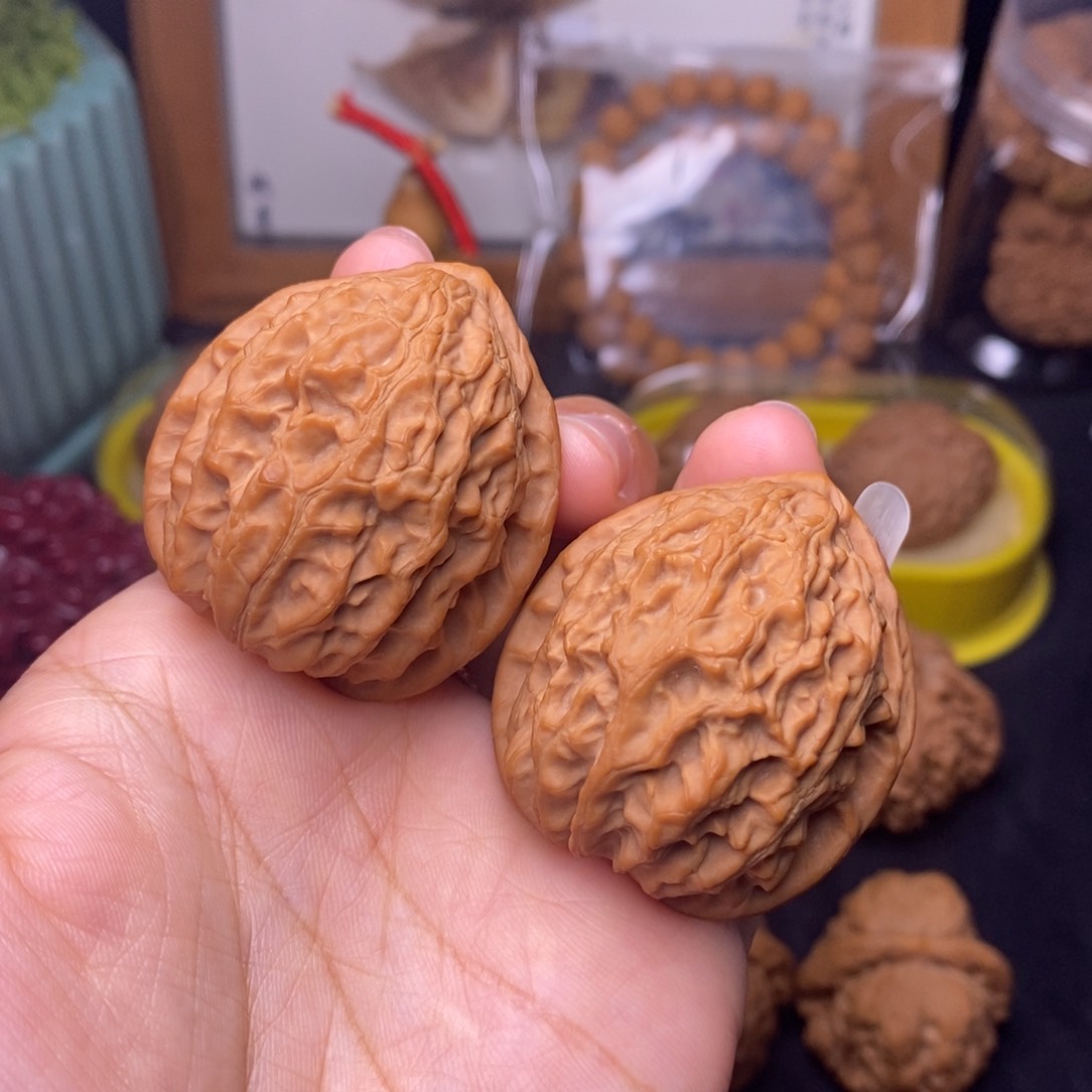 文玩核桃把件38金牛