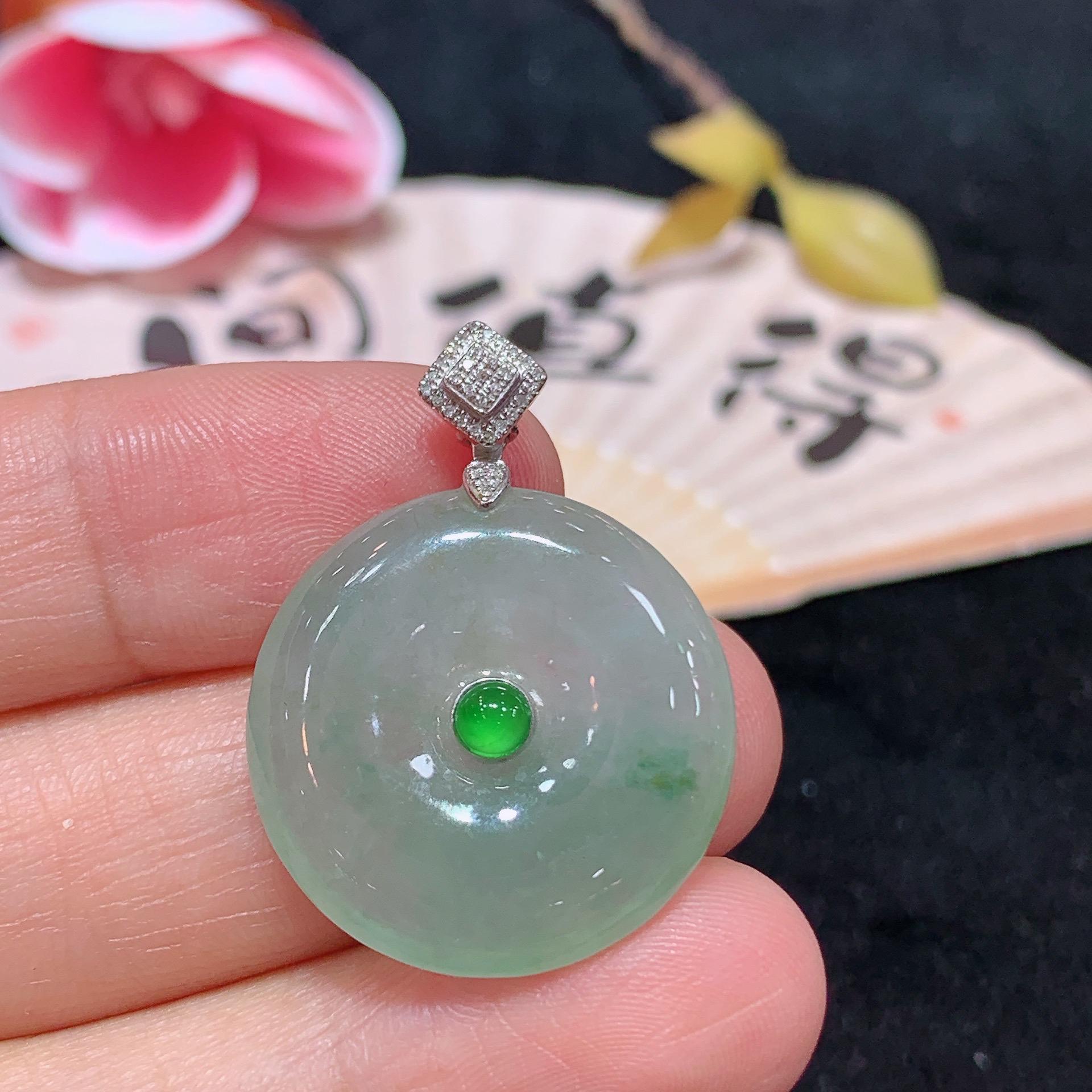 18k金天然A货翡翠吊坠经典轻奢时尚