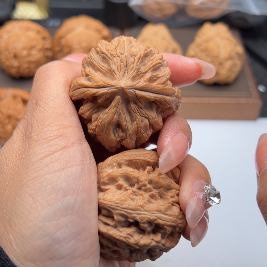 文玩核桃把件红锦鲤47