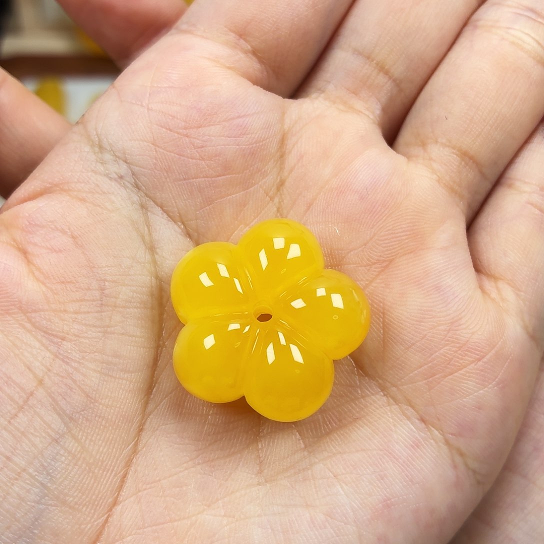 未镶嵌颈饰蜜蜡焦皮花朵