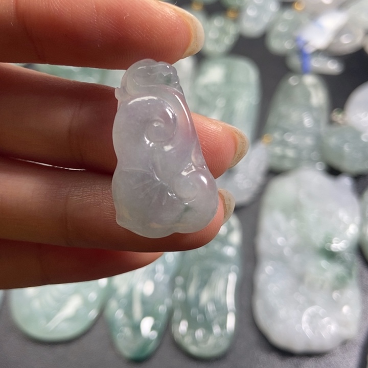 翡翠未镶嵌颈饰缅甸A货翡翠挂件
