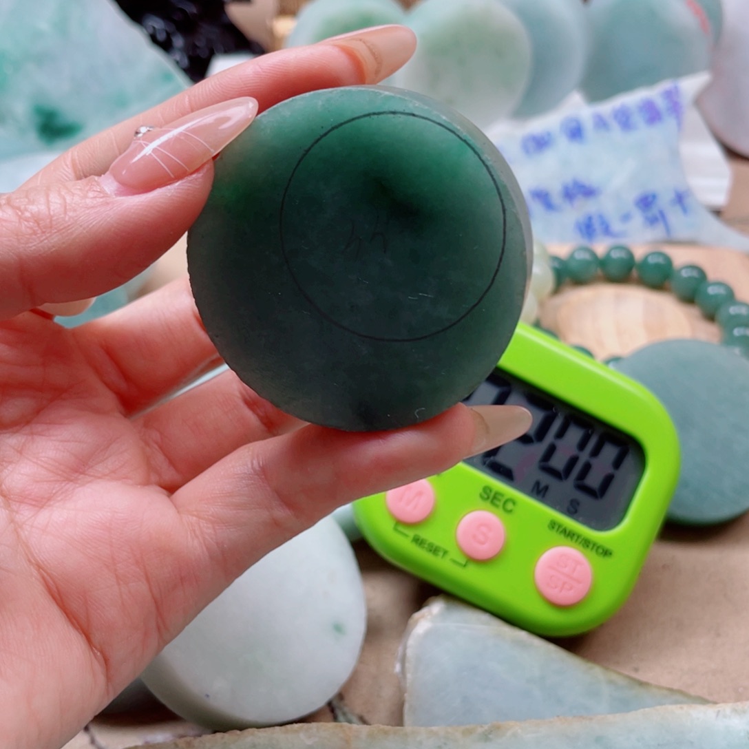 翡翠未镶嵌颈饰125……