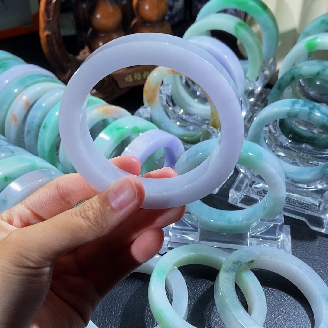 我***吗定制翡翠未镶嵌手镯