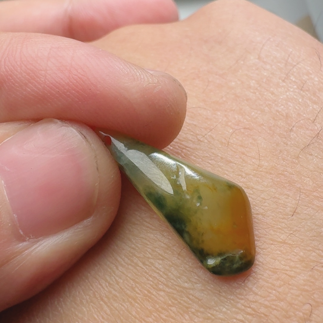 翡翠颈饰未镶嵌天然缅甸翡翠A货随形吊坠