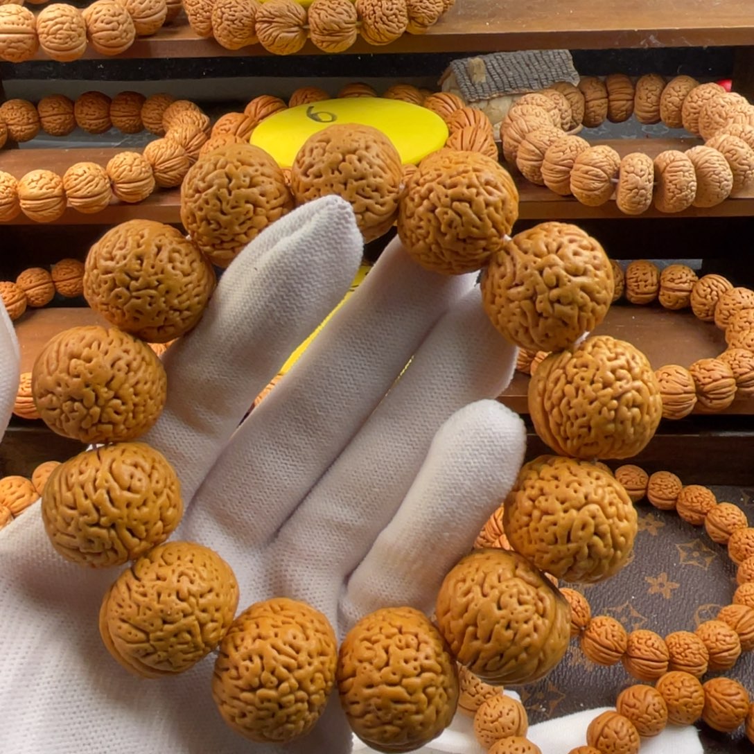 吊坠桃核大龙蛋精品