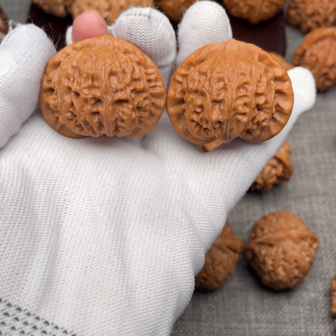 文玩核桃把件41双垂耳桃心宫灯