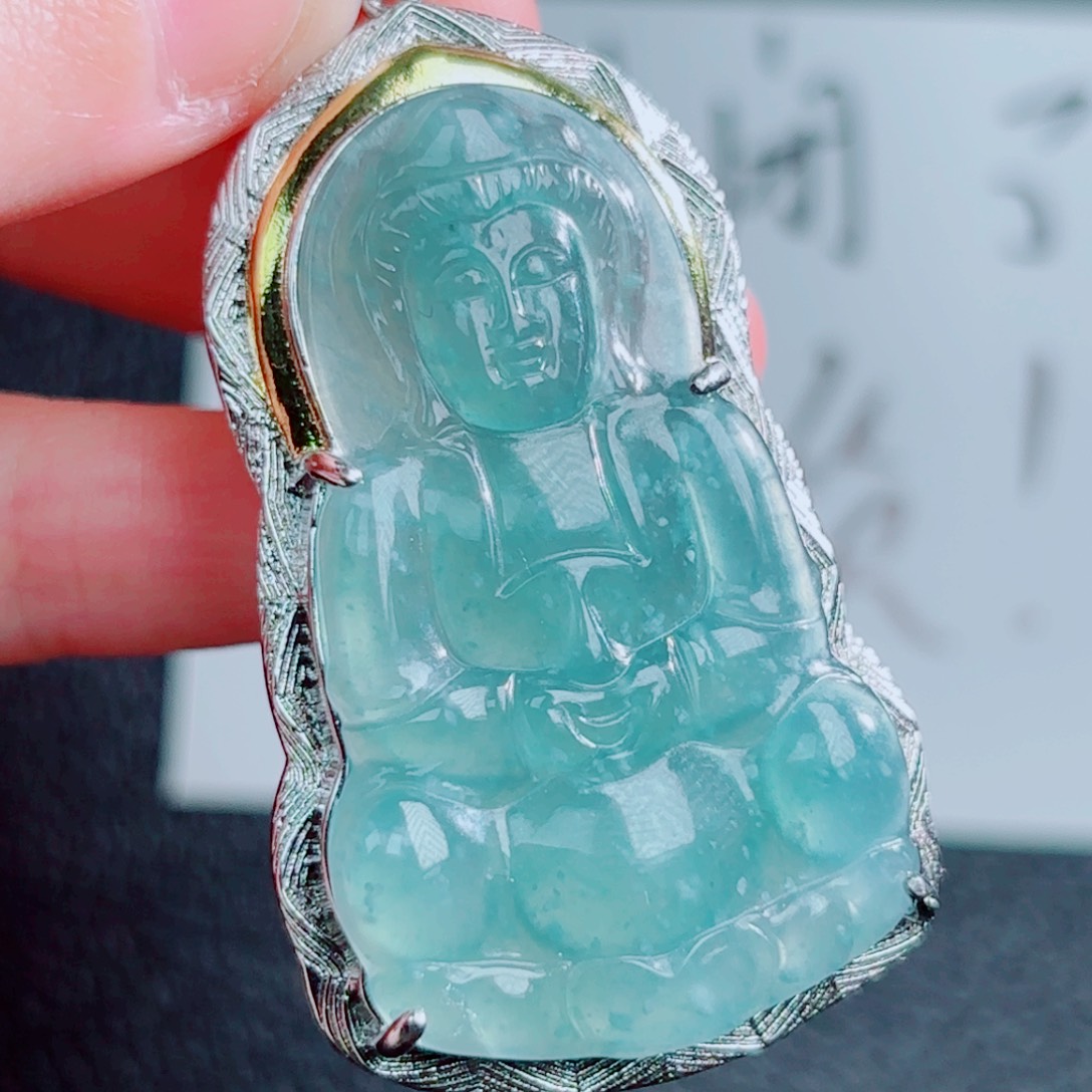 翡翠颈饰未镶嵌观音