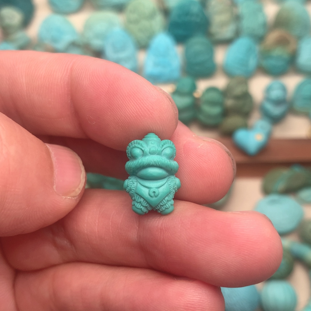 绿松石未镶嵌颈饰