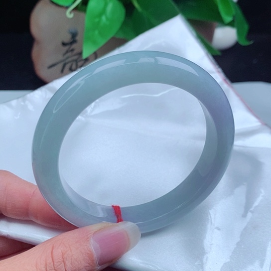 翡翠手镯未镶嵌      正圈57+ 冰蓝紫