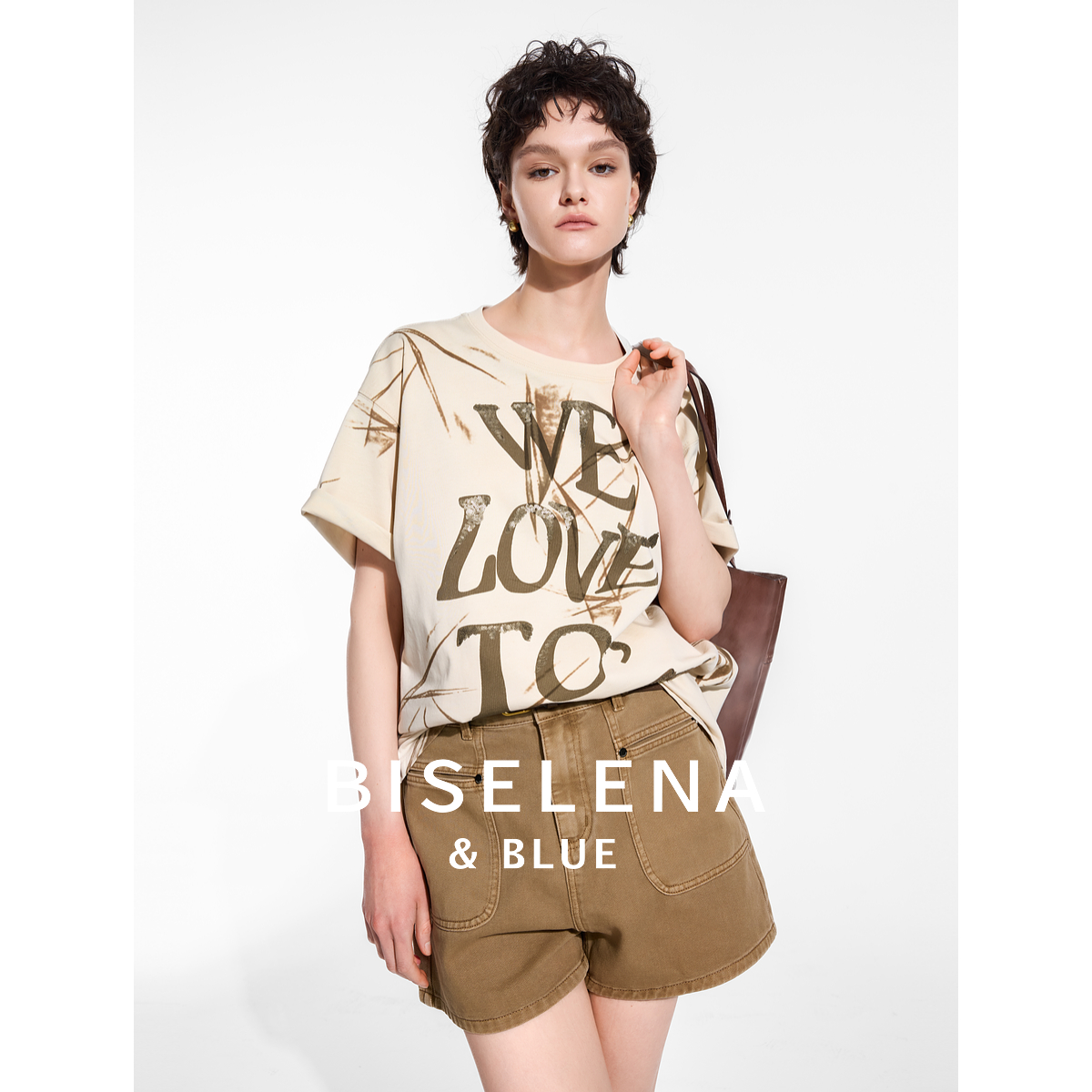 1002贝茜妮休闲印花刺绣T恤女新款时尚气质薄款短袖上衣