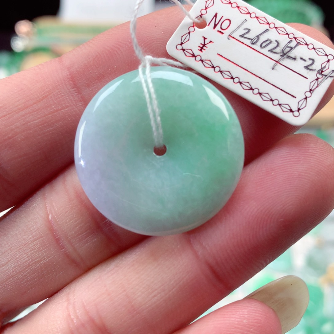 翡翠颈饰未镶嵌翡翠吊坠