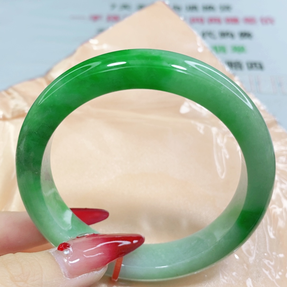 翡翠手镯未镶嵌月**、55.6圈分单1号链接。