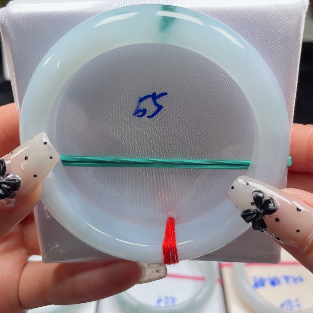 翡翠手镯未镶嵌缅甸翡翠手镯5