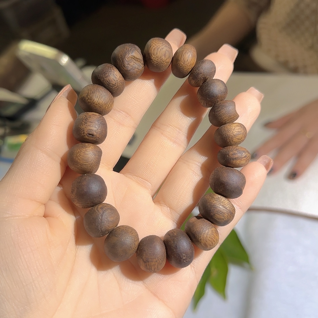 沉香手串沉香老乌身1.4虫漏单圈15克