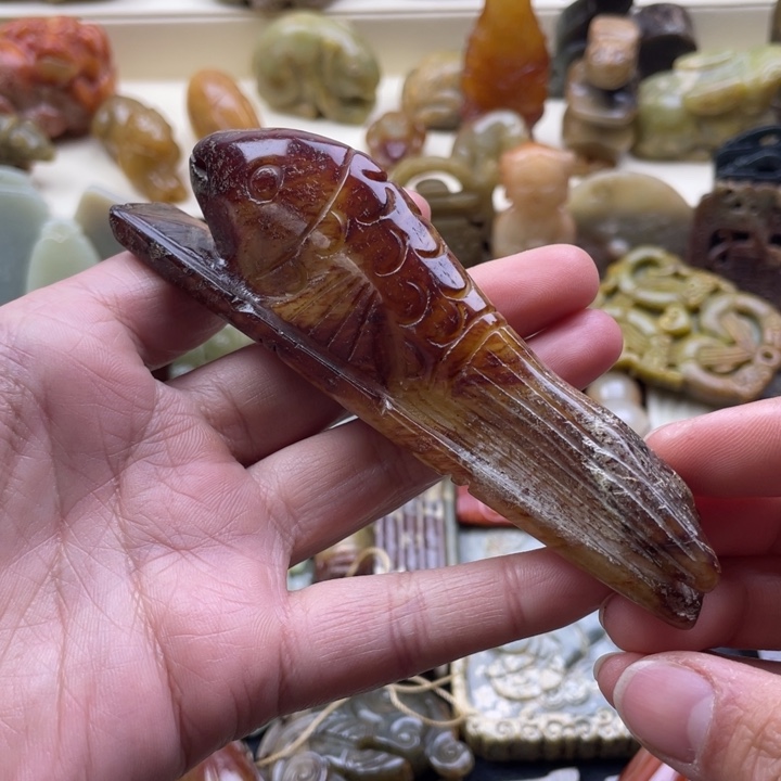 蛇纹石玉颈饰未镶嵌