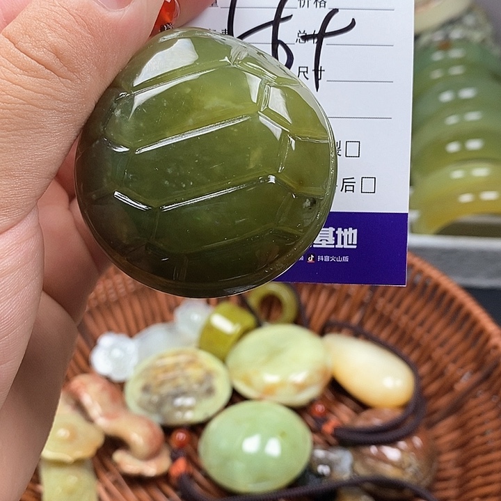 未镶嵌蛇纹石玉颈饰