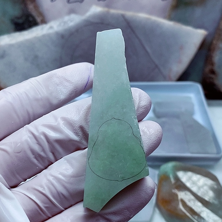 翡翠颈饰未镶嵌玖****?缅甸翡翠A会边角