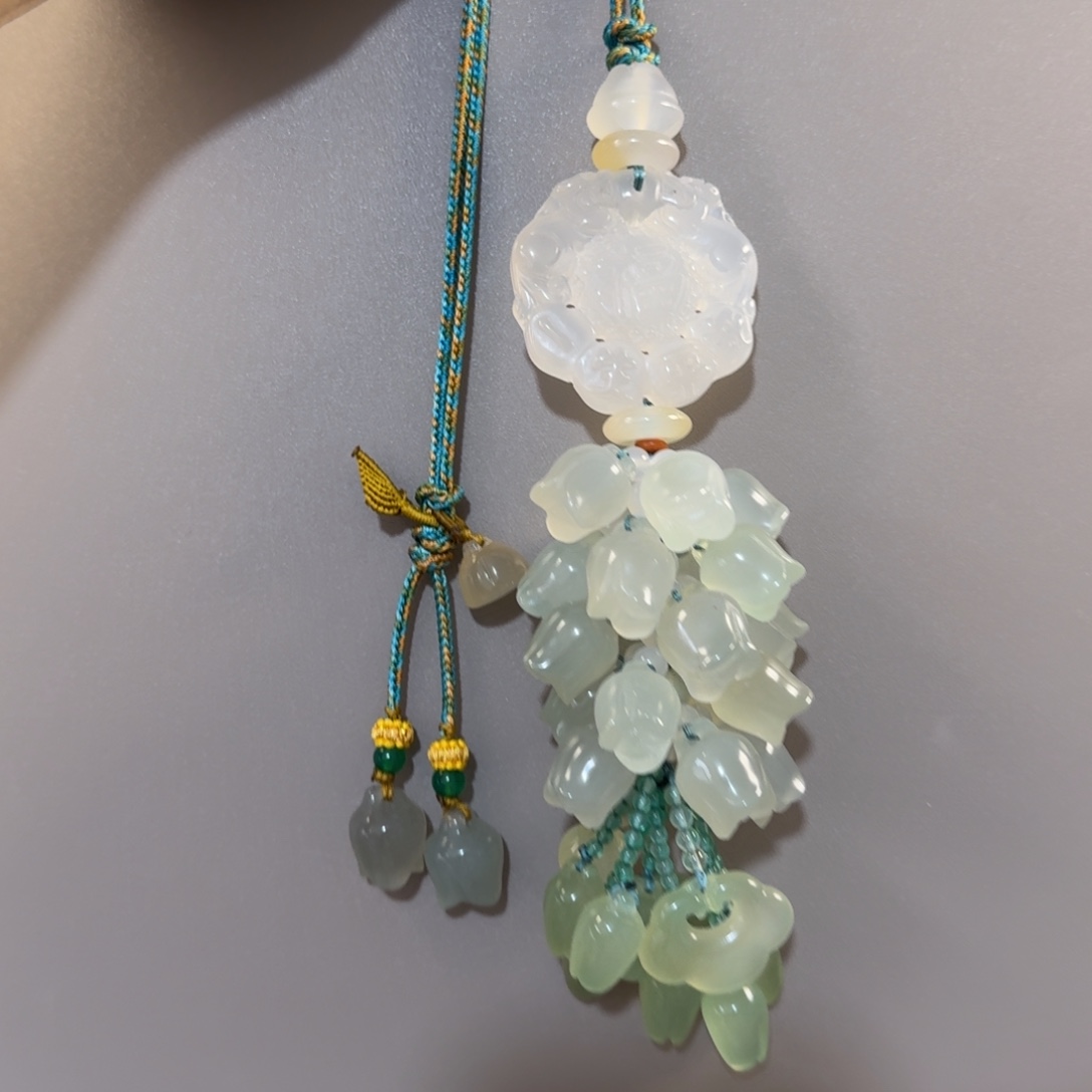 在***生玛瑙/玉髓汽车挂件未镶嵌