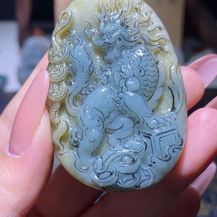 定制翡翠未镶嵌麒麟